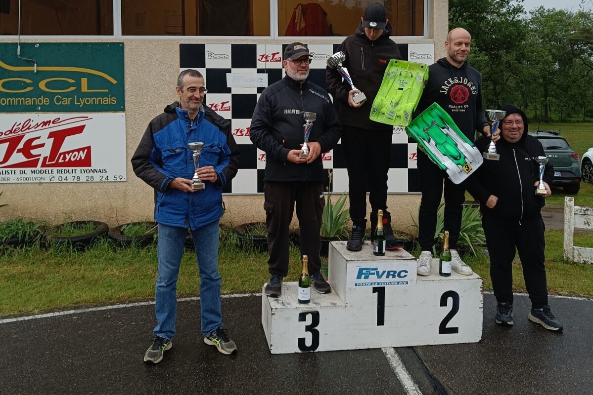 RCCL - Piste 1/8 Classique - Electrique - Podium